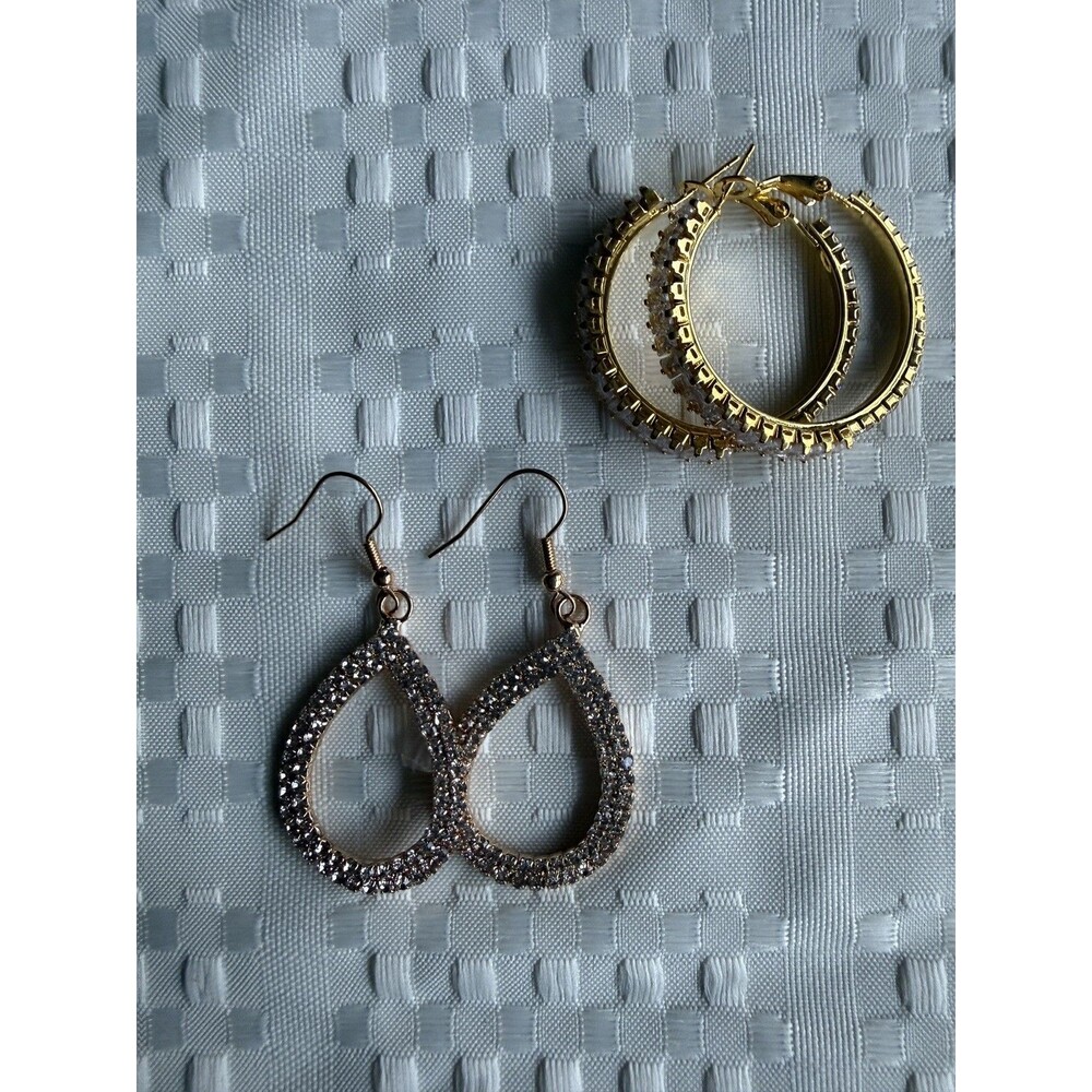 Set of 2 Pairs of Gold Earrings with Glitter | Elegant Hoops and Glam Tear